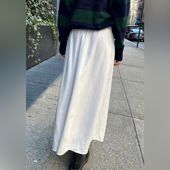 Brandy Melville cream Safa button up skirt - Picture 4 of 5